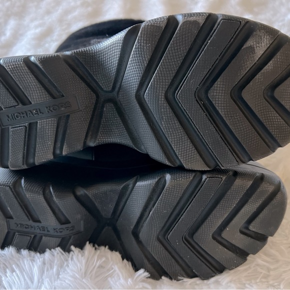 Michael Kors "Gamma" faux fur platform boots. Size 8. Tried on, worn indoors. - Picture 8 of 11